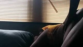 cheating girlfriend receives deep anal while boyfriend is at work