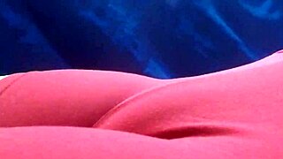 Wow, check out Novinha's tight shorts gripping that cameltoe!