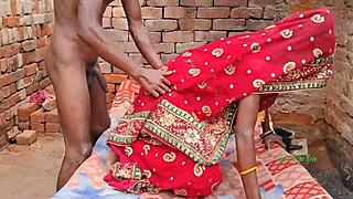 Aaj main pahli bar desi wife ki khatiya mein chudai kiya on bed