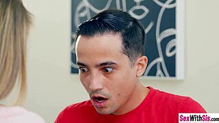 Sexwithsis Com - Bite énorme dure partagée par belles-sœurs mouillées Kyler Quinn et Lulu Chu asiatique petite