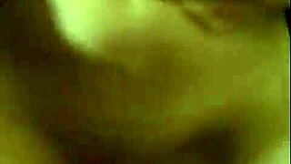 Sobrina de visita de navidad la llev� la habitacion me la di de perrito y le deje todo mi semen adentro