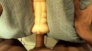 Follando big cock in rubber vagina