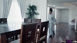 Scarlit scandal is so loney and bored eversince the pandemic came so she flirted with this hot delivery guy jake adams and enjoyed a hot sex with him