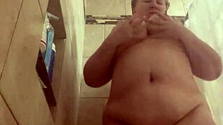 Check out this bbw milf showering and playing with her big ass 😍