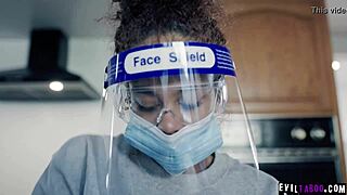 Scarlit scandal is so loney and bored eversince the pandemic came so she flirted with this hot delivery guy jake adams and enjoyed a hot sex with him