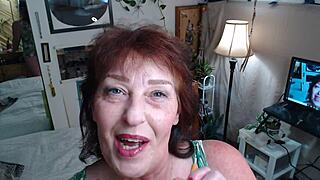 1006 SOLO DAWNSKYE1962 SHOWING OFF her SILLY SEXY SELF plus SMOKED a 100