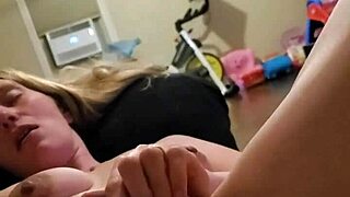 Milf likes dildo on couch, she is nerdy!!