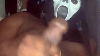 Karkki vai kepponen! Kotitekoinen isomunan runkkaus karvaiselta kiimaiselta sooloamatööriltä!