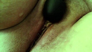 毛深いマンコのクローズアップディルド＆バイブおまんこ弄り