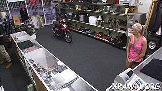 amateur cutie reveals her curves on camera