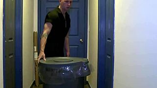 i'm the gay teacher getting assfucked by the trashman in my classroom