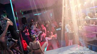 i'm at this wet party with lesbians fingering each other all night