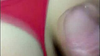 I Masturbate in Front of My Boyfriend and End Up with the Milk Inside