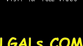 דוקסיות חושפות תענוגות ומשחקות עם כוס רטובה