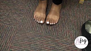 Ebony candid college ethiopian feet soles and toes
