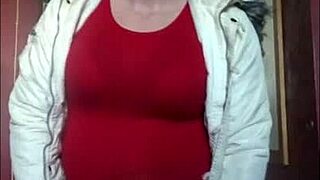 Crossdresser bissexual quer provar leite de outro macho