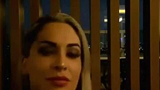 iara loira in casual chat