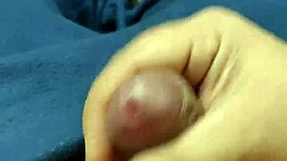 Masturbating to a big cumshot! 💦