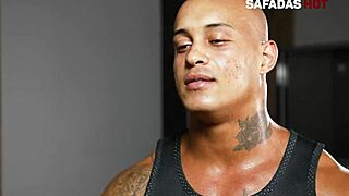 coroa gostosa seduces her personal trainer with big tits and ass. she rides his big cock in pov style.