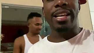 Equipe Prepara Ruivinha Brasileira Para Cenas Com 3 Negros