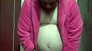 Bisexual Mark Wright craves every drop of salty piss