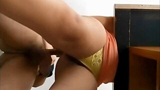 Dulce puberta mexicana video estudiante casero follando en la barra de la cocina mientras sus padres no estan follada en todas las formas y pov corrida en el co�o