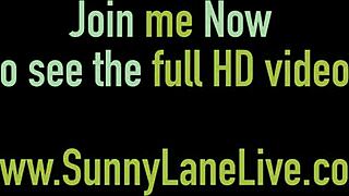 wow, sunny lane's pussy gets worked by busty vicky vette in bed! 😍