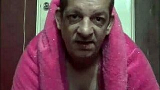 Bisexual Mark Wright craves every drop of salty piss