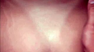 na bucetinha é uma delícia mas como sou PUTA tive que PEDIR pra ele me dar na bunda apertada e sexy no quarto