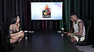 não gosta de um beijo grego? corta seu tesão e seu fetiche é ficar amarrado vendo duas mulheres se pegando - will mastro sheer red