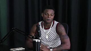 não gosta de um beijo grego? corta seu tesão e seu fetiche é ficar amarrado vendo duas mulheres se pegando - will mastro sheer red