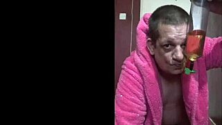 Bisexual Mark Wright craves every drop of salty piss