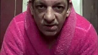 Bisexual Mark Wright craves every drop of salty piss