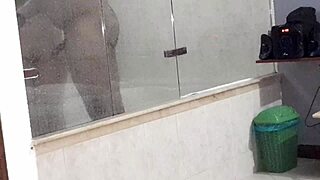 Argentina pendeja FOLLANDO y MAMANDO en la BAÑERA de un hotel da una rica MONTADA