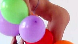 Teen Posing Nude With Balloons