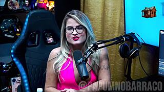 She asked for kiss from Ruan shack caught fire