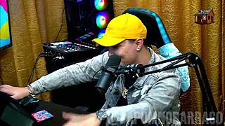 She asked for kiss from Ruan shack caught fire