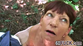 hey, that mature slut gets smacked hard outdoors while fucking 😈