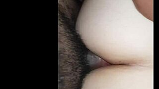 gordita caliente con culo delicioso tiene hambre de verga le damos de comer a ella le encanta