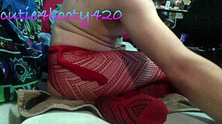 Cutie4Booty420 Teases with Juicy Butthole and Buttplug in Fishnets