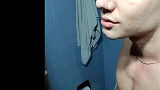 i-i'm watching this black gay couple with big cocks, it's so hot!