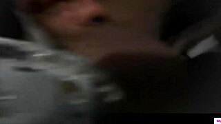 K mascarada gulosa enjoys blowjob