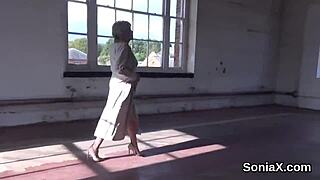 Lady Sonia flashes huge tits 😍