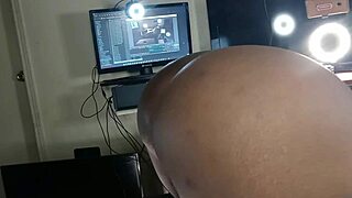 A shaved pussy shows African beauty