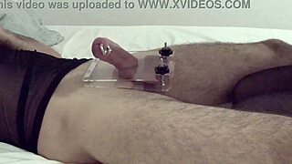 Xxxbat mistress delivers kinky handjob with happy ending 😈