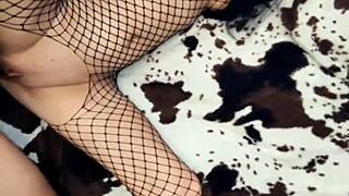 Sexwife riding fans in lingerie