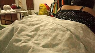 i spy on my wife's cameltoe