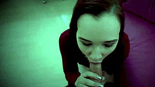 발정난 의붓여동생이 의붓오빠 머리 해주고 정액 삼킴 - 와, 좁은 보지!