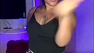 brazilian latina shows sexy ass and invites masturbation