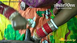 Man, Indian bhabi got wild with an old friend before hardcore banging!